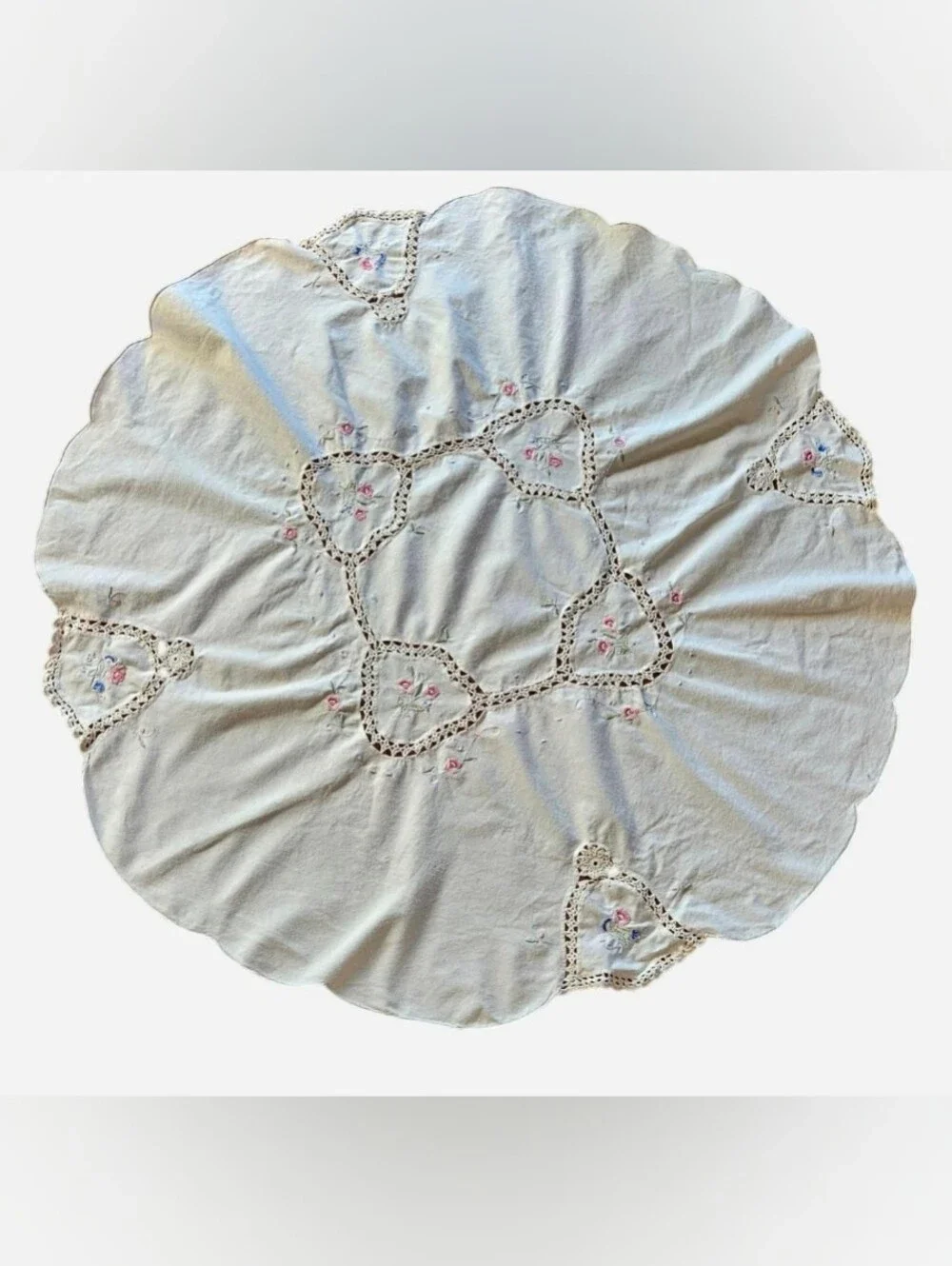 Vintage Handmade Floral Linen Cotton Crochet Embroidered 30 in. Tablecloth